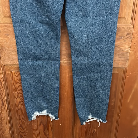 Good American Good Legs Cigarette Hem Jeans Size 10/30 - Picture 10 of 11